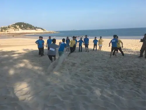 接下来是撕名牌  有请我们前横中升丰田的明星们上场