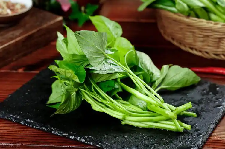 这5种绿叶菜,比牛奶含钙高,每天吃一把,全家老小钙都补足了