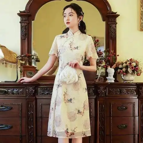 炎热的夏季这样搭配穿旗袍,现代时尚改良旗袍让你既迷人又美丽