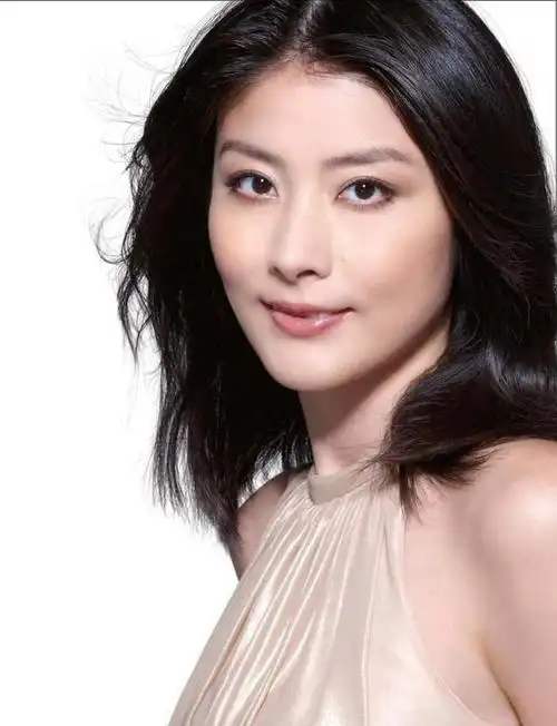 太搞笑!陈慧琳采访似村头闲聊,自曝家中钻石成山,然时代已不同