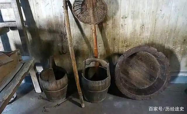 皇后与皇帝出巡,路上内急该怎么办,有一套非常麻烦的仪式解决