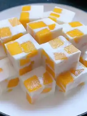 天热了,做个芒果牛奶布丁,奶香浓郁,干净卫生,孩子吃的放心#牛奶布丁