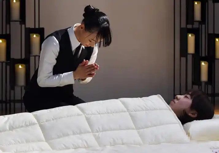 日本殡葬博览会现场演示入殓仪式组图