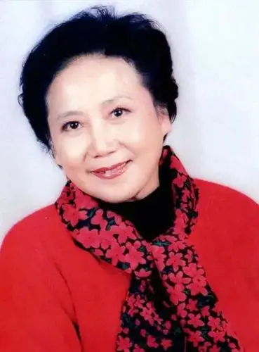 其实,王蓓不仅主演过小兰和大兰,作为女一号或重要演员,她还塑造过