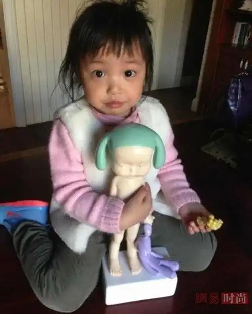 赵薇女儿被嫌打扮土 星二代女孩谁时尚?