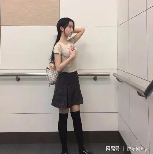 来自山东身高166cm的体育舞蹈专业漂亮女孩