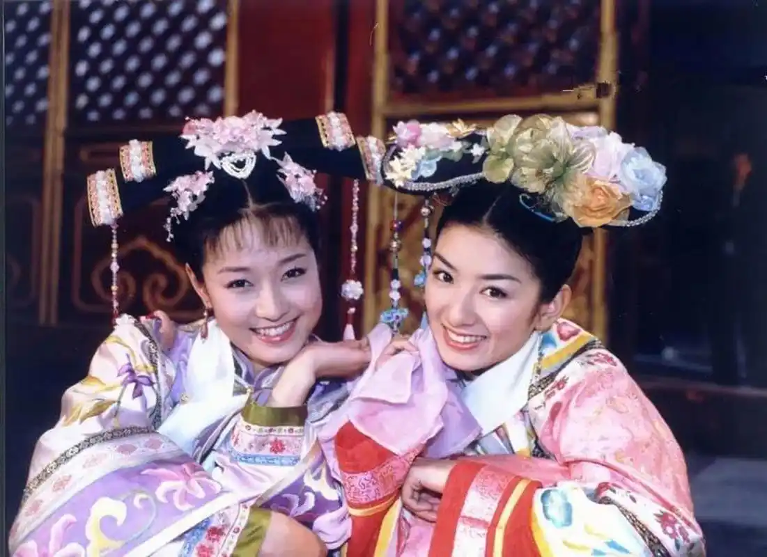 当年还珠格格第三部中的女演员们,还是穿古装更好看啊,蒋勤勤剧中那么