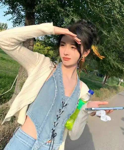 早期鞠婧祎的素颜照,意外的好看,和现在反差很大