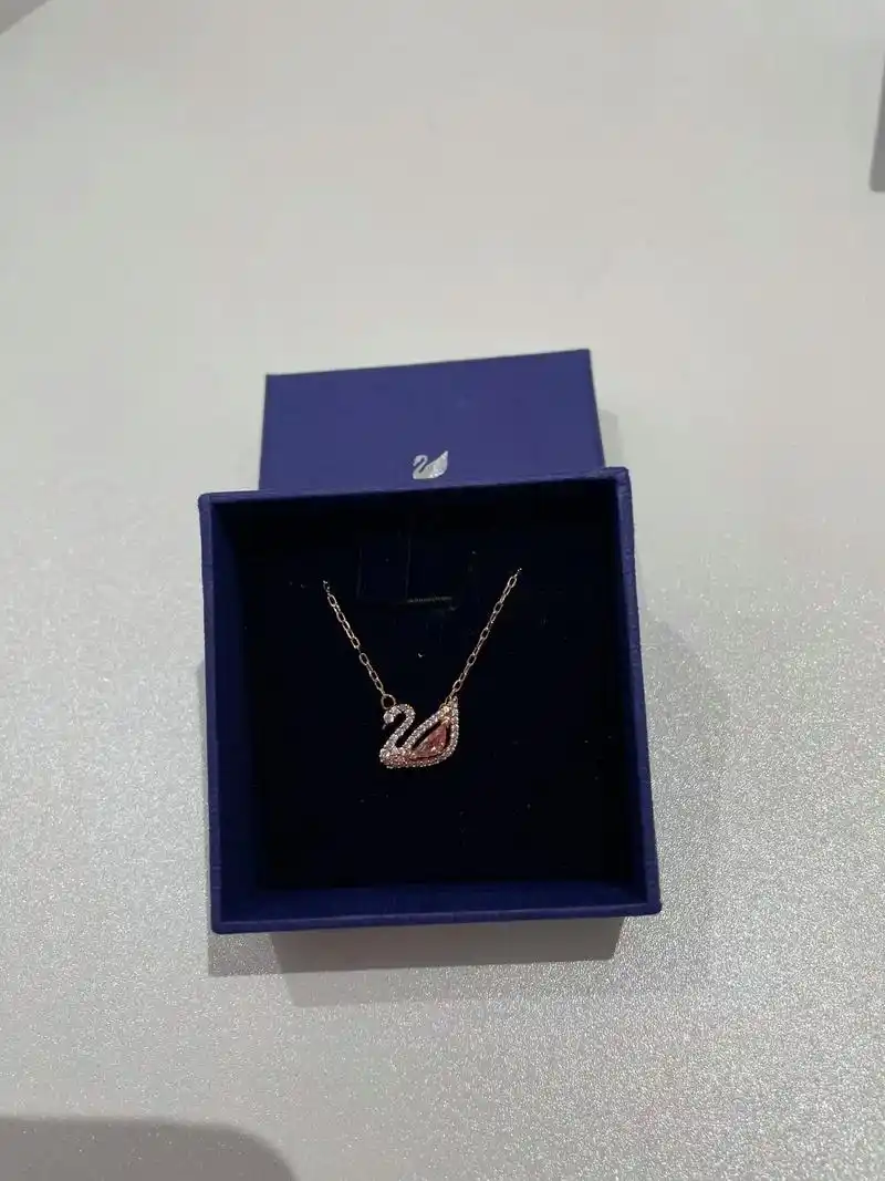 施华洛世奇天鹅项链手链,送礼物首选我家啦.