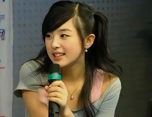 张含韵古早旧照