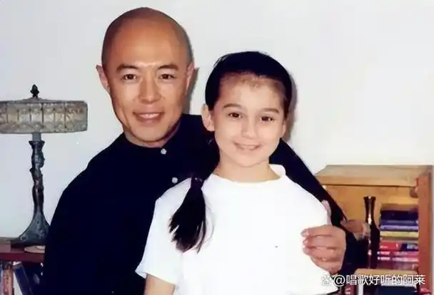 不过在离开妻子以后,张铁林的事业也不太顺利.