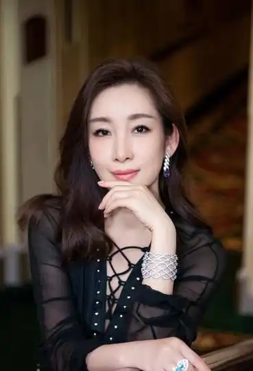 回顾秦海璐:每月给丧子丧夫的婆婆生活费,以后我就是您亲女儿