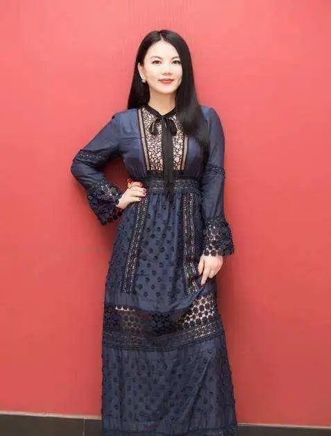 原创43岁主持人李湘近照曝光昔日综艺一姐如今胖成这样了