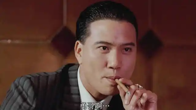 论抽雪茄我只服万梓良!周润发在他面前显得有点青涩,太霸气了!