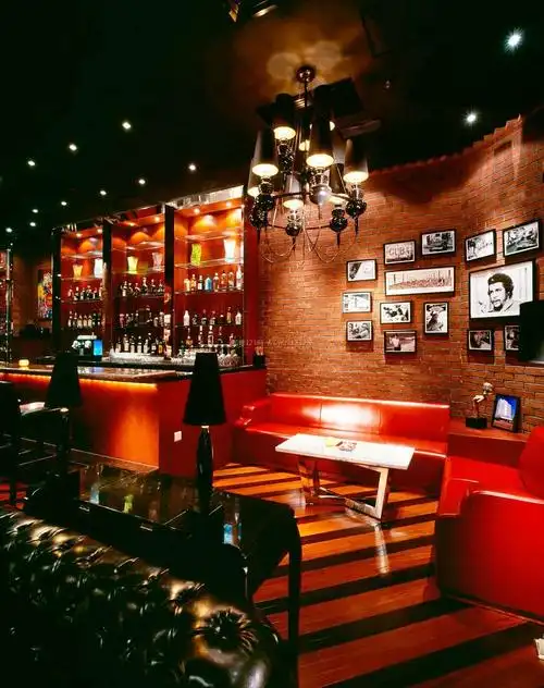 最新酒吧背景墙设计装修效果图