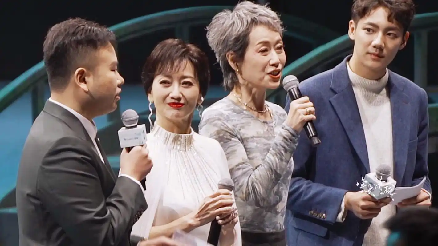 【新白30周年】赵雅芝叶童采访合影(官人爱我!)