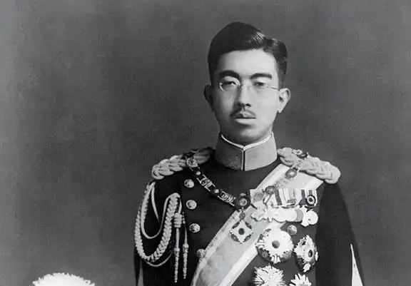 日本战败后裕仁天皇为了免死重金贿赂麦克阿瑟花了多少钱