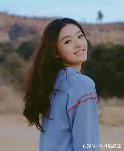 笑起来最美的五大星座女,尤其是第一名,回眸一笑百媚生!