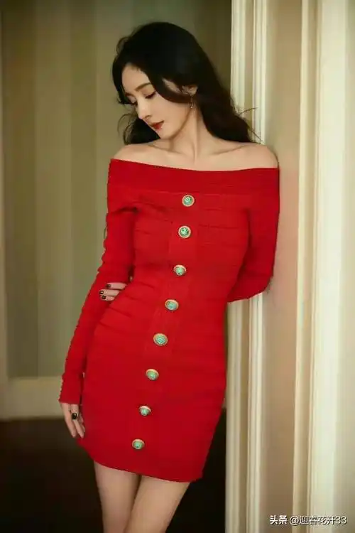 女神刘亦菲姐姐赵丽颖金晨佟丽娅红衣造型,你心尖上的是哪个?