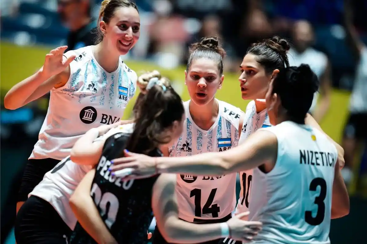 奥运资格赛:阿根廷女排3-0击败比利时女排取得首胜  #女排# 北京时间9