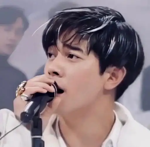 记者:你丈母娘比你小4岁,你是怎样称呼的?看郭富城是如何回答的插图1