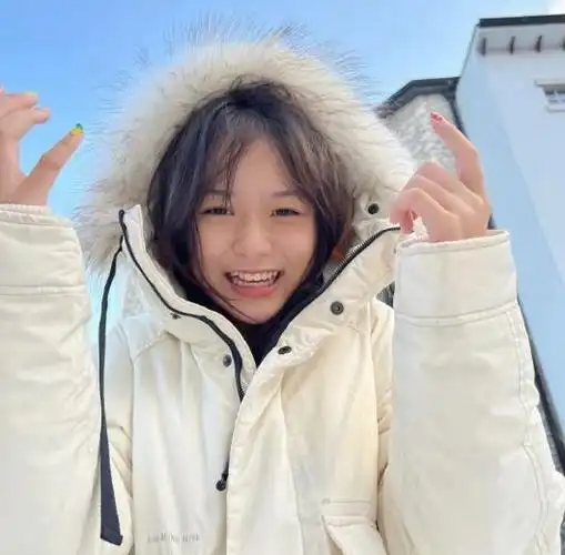 刘楚恬美出新层次,13岁已出落得如家似玉,娱乐圈都在等她长大!