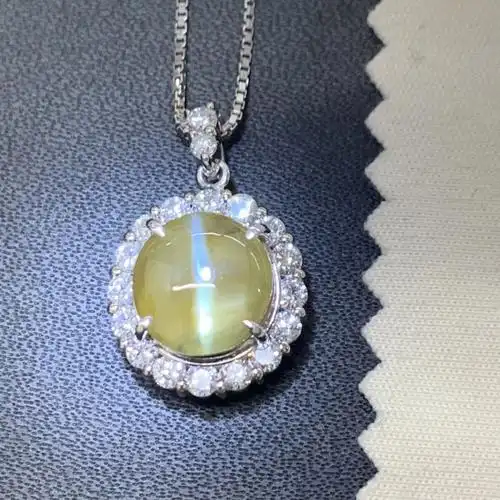 上身高级大气的猫眼项链91,猫眼4.8克拉,钻石960.81克拉