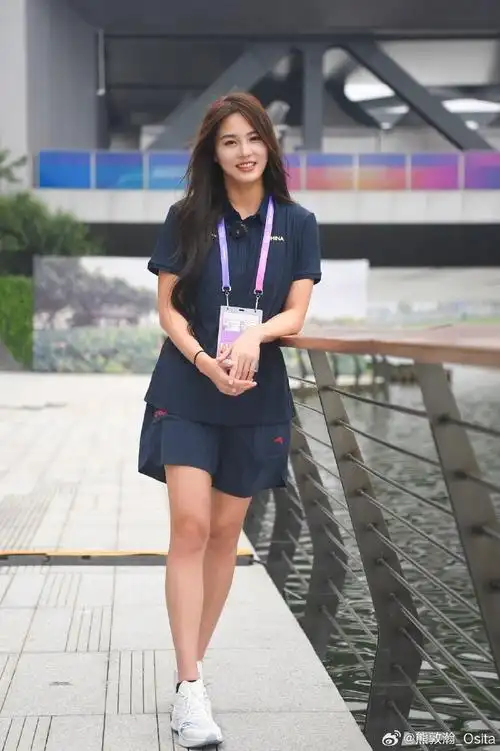 熊敦瀚说,她不介意用自己的颜值为中国水球拉流量.