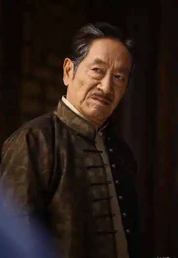 73岁老戏骨娶了个小娇妻,婚后生了两个孩子_王奎荣_年纪_反派