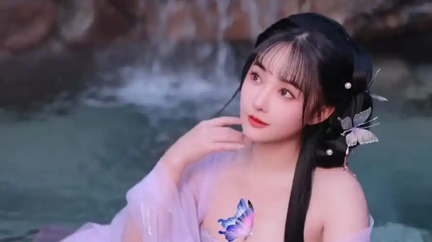 温泉沐浴,回眸一笑百媚生,六宫粉黛无颜色 #古风