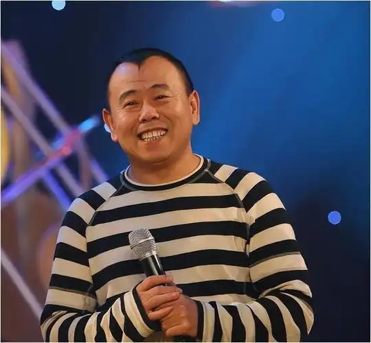 潘长江65岁陷晚节风波,名和利救不了崩塌形象,艺术家光环不再!