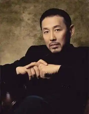 女人都想嫁的陈道明,琴棋书画样样精通,但有个难以接受的缺点