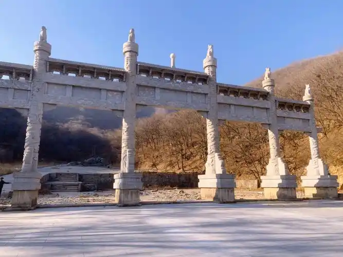 北京登山房山金陵遗址连泉顶可带狗