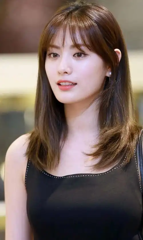 林珍娜美照,美丽动人!__财经头条