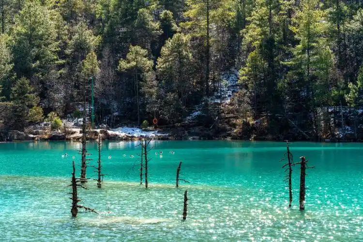 云南丽江玉龙雪山蓝月谷