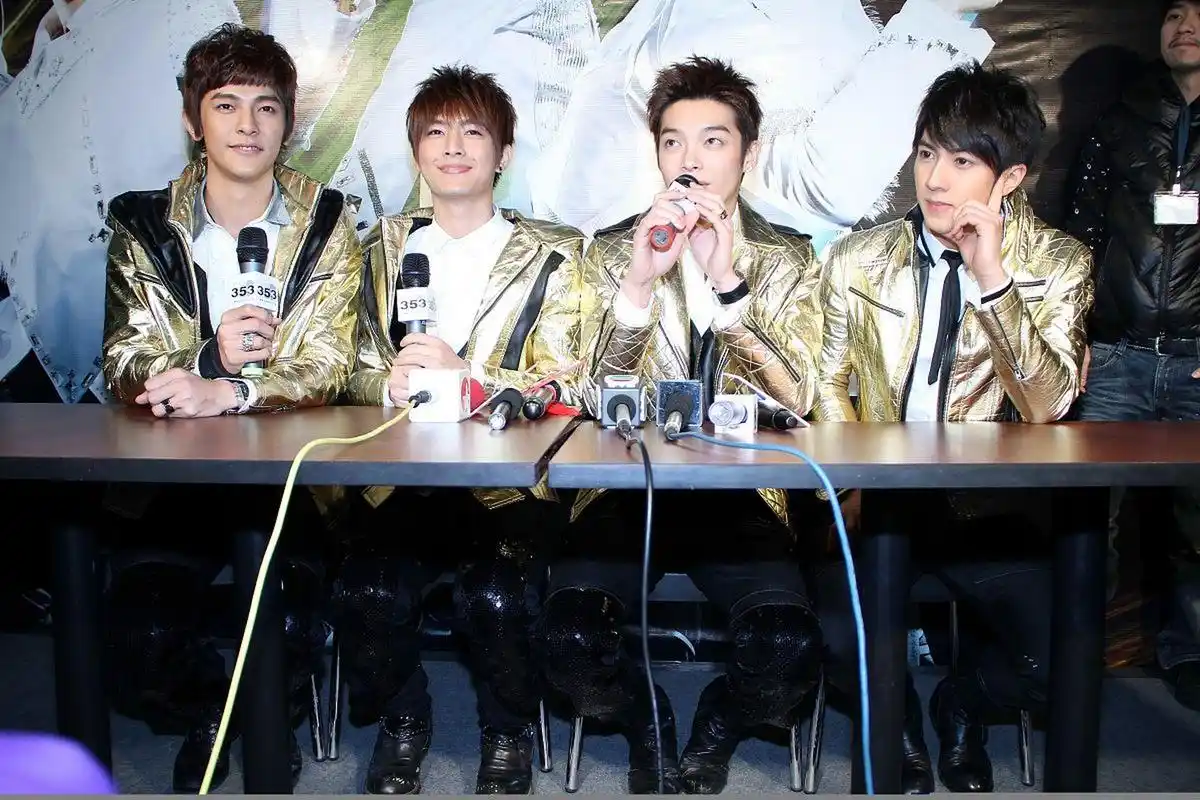 最近有网友打趣说,建议汪东城,辰亦儒,唐禹哲三人重启飞轮海!