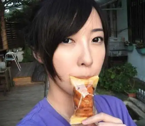 蔡颐榛,本名蔡宜臻,艺名五熊,1987年8月23日出生于台湾台北市,中国