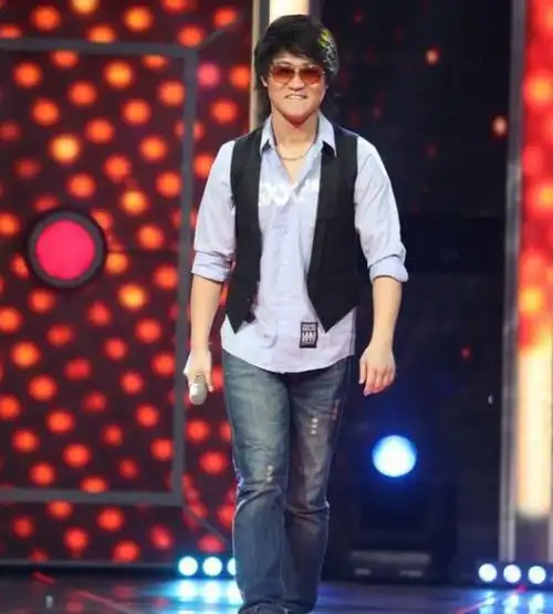 王江太王江太被誉为小周华,因为他长得像周华健,并且在"我是大明星"