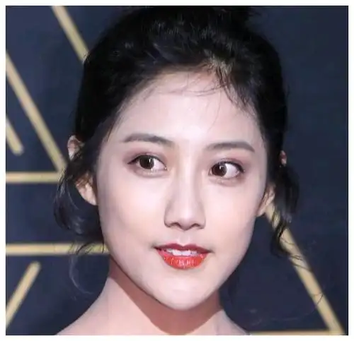 当红女星大头照,迪丽热巴脸上凹凸,最美的还是关晓彤!|迪丽热巴|关晓