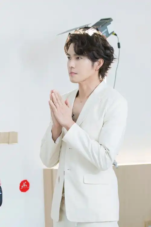 钟汉良超话#钟汉良代言tineco添可#前天直播的大漂亮每张图都是尽力