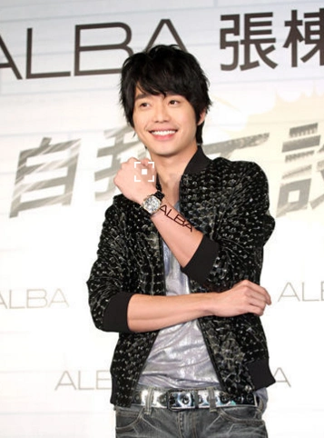 【图】"微笑王子"张栋梁的照片 《女王不下班》演绎时尚设计师