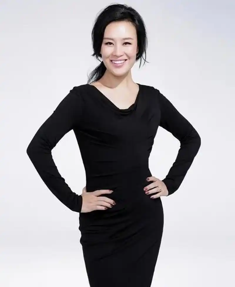 邬君梅:知性优雅,女王范十足