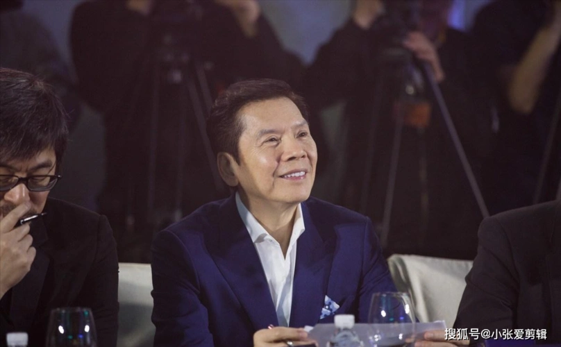 新义安的"七爷",新义安的二把手,"总教头苏龙"被他打致重伤_向华