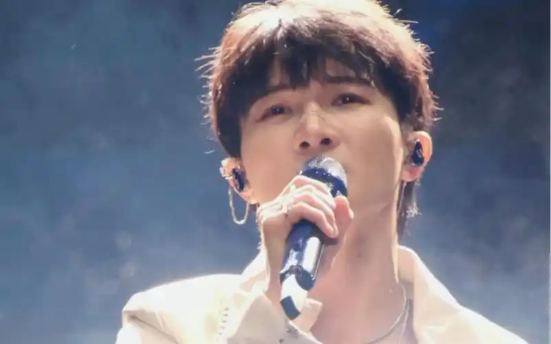 周深广州草莓音乐节《大鱼》竖屏怼脸4k直拍