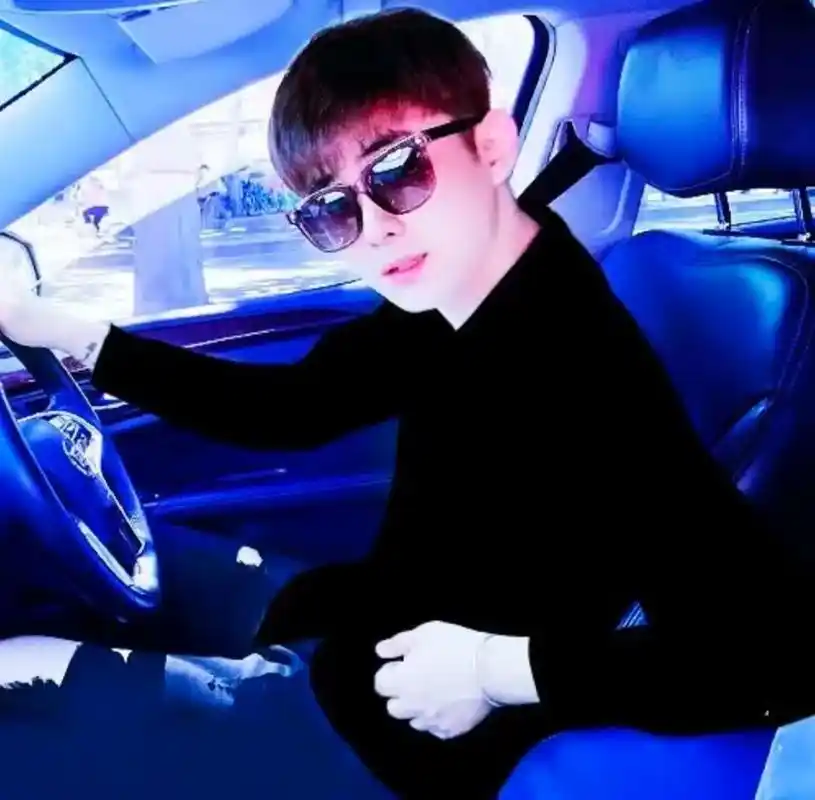 情侣头像《错位时空》 - 抖音