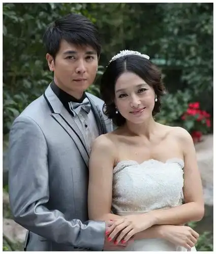 保剑锋老婆近照曝光,结婚十年变化太大,5岁儿子帅气可爱