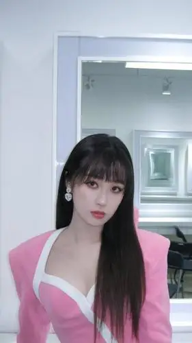 女团the9成员虞书欣,歌声甜美,舞蹈可爱,来看美照吧