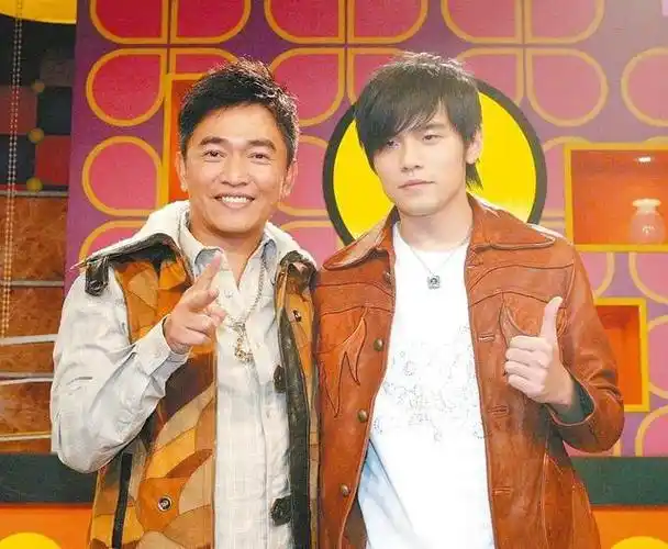 进了公司,周杰伦才知道"音乐助理"这个工作就是打杂,每天负责给吴宗宪