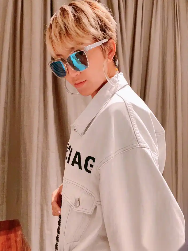 因为这辈子只有自己永远伴隨,所以你不爱自己,爱谁. #520