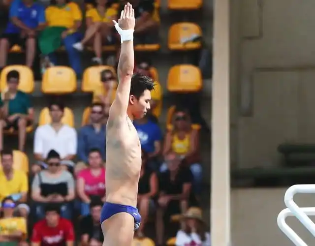 男子10米跳台-陈艾森邱波晋级决赛